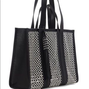 👛 EUC Vince Camuto Large Tote Bag Indra Woven